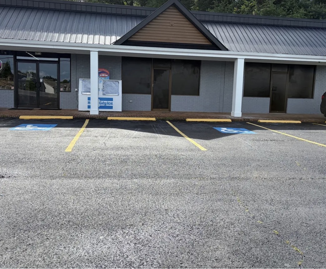 Tony's Spirits storefront and parking on McEver Rd